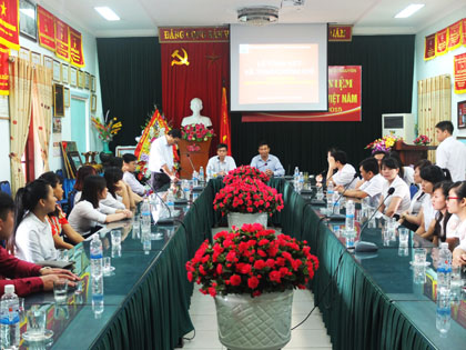 Trường CĐ Kinh tế-Tài chính Thái Nguyên tổ chức lễ tổng kết và trao chứng chỉ cho lớp sơ cấp nghề kinh doanh dịch vụ bưu chính viễn thông.